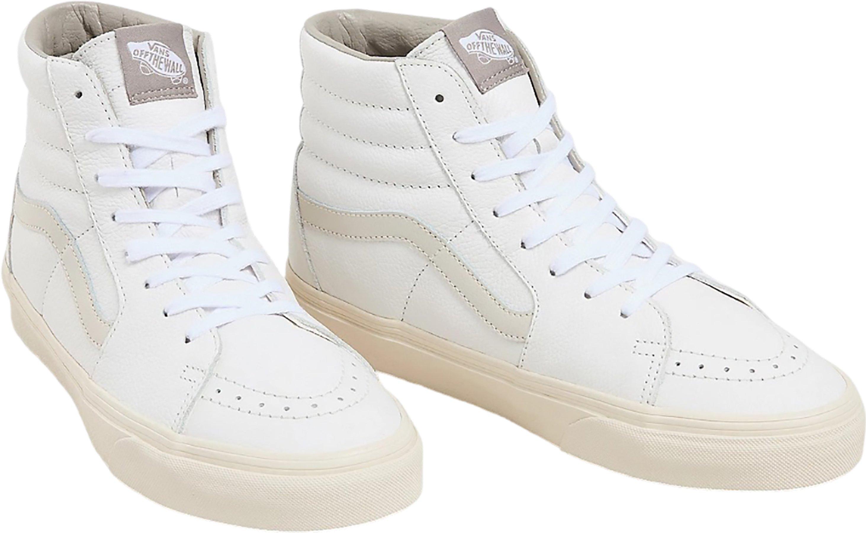 Numéro de l'image de la galerie de produits 2 pour le produit Souliers en cuir Sk8-Hi Premium - Unisexe