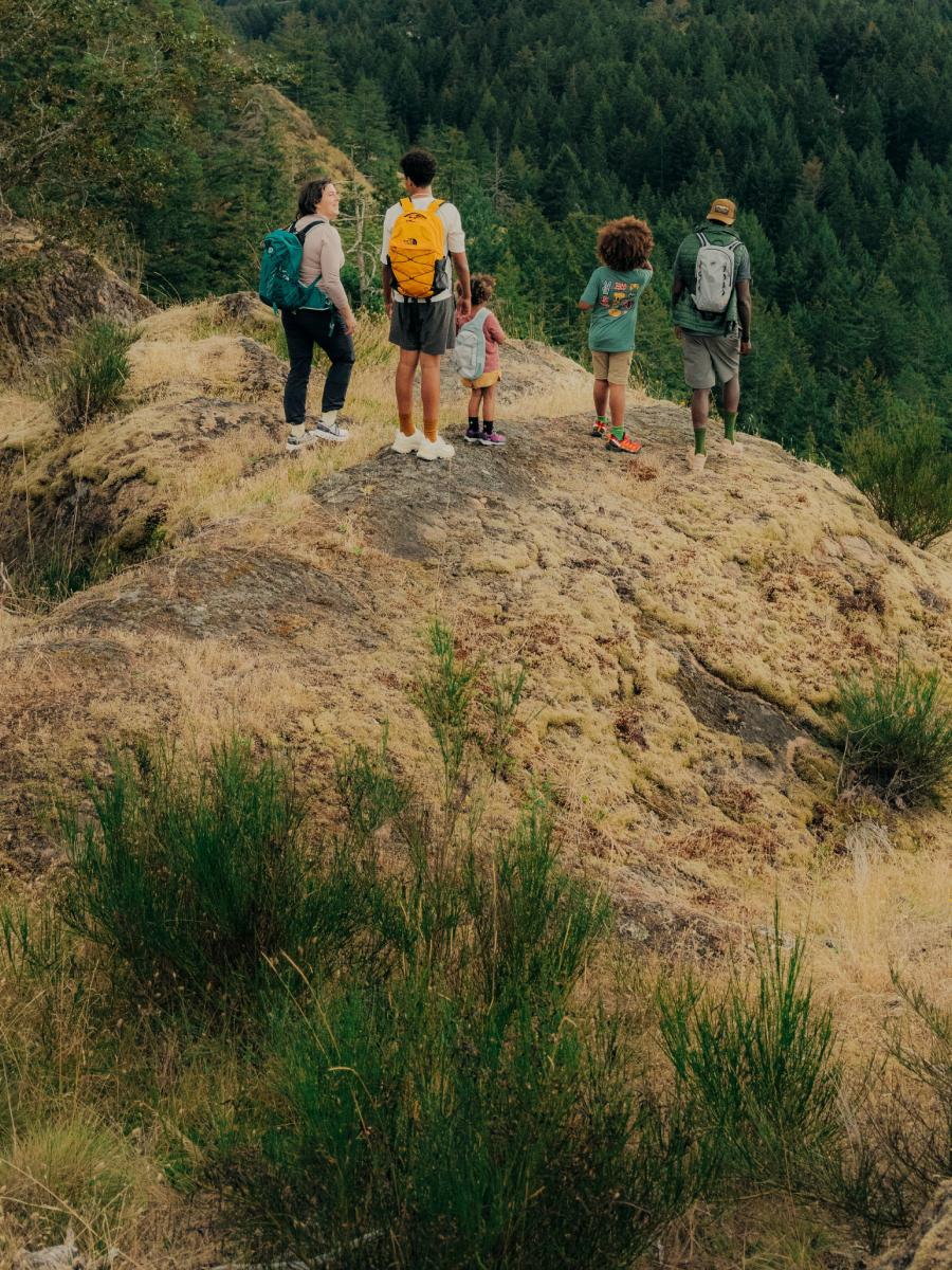 ALS_HeroBanner_Image_Hiking_Mobile