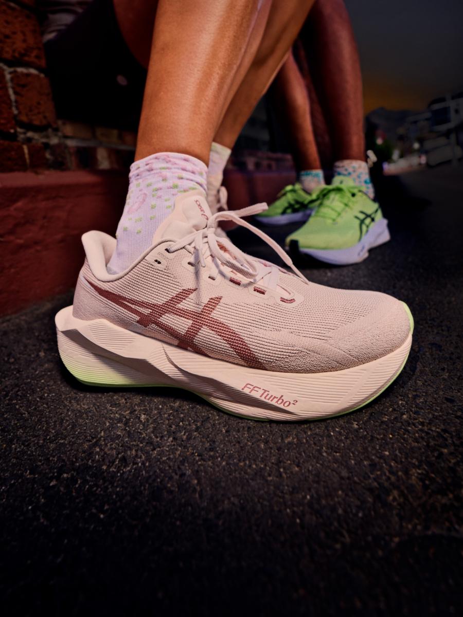 ALS_Image_TrendingBloc_ASICS_Novablast6_Mobile