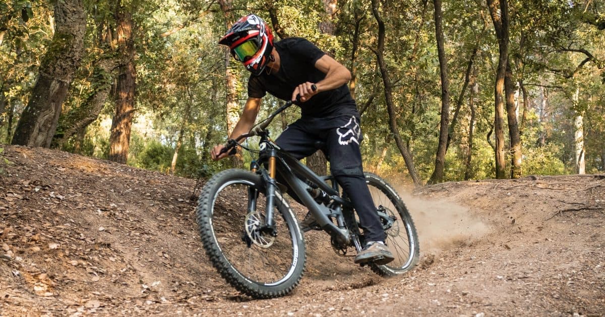 mountain_bike_helmet.jpg