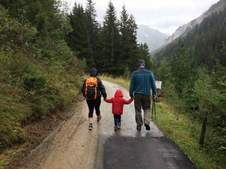 best-hiking-rain-pants02-768x576.jpg