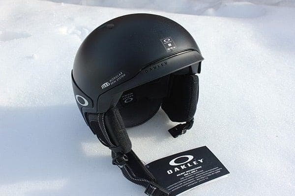 altitude-sports-blog-oakley-mod3-helmet-photo-1.jpg