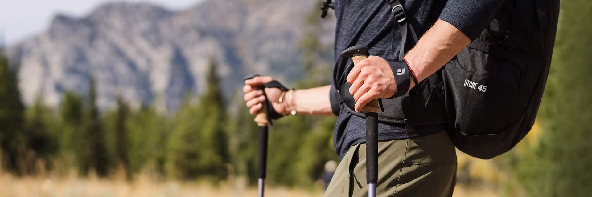 Trekking-Poles-Blogbanner-B.jpg
