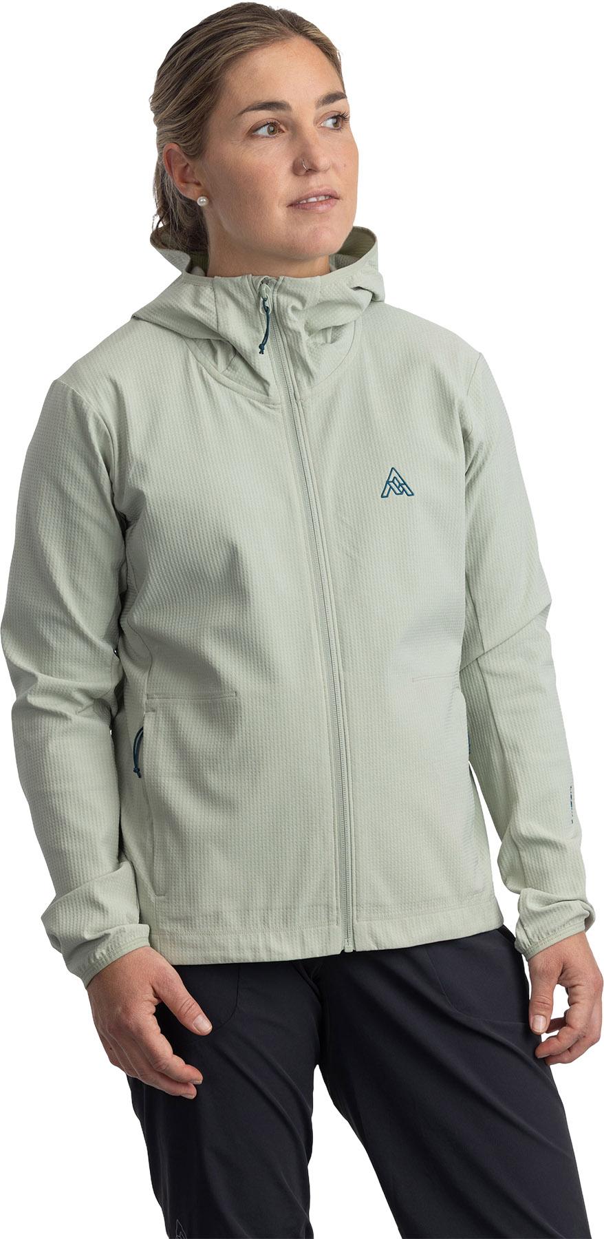 Product gallery image number 4 for product Chandail à capuchon Spruce - Femme