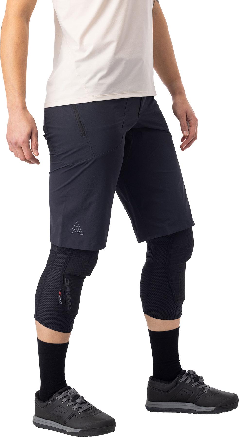 Product gallery image number 9 for product Short Glidepath 13" - Femme