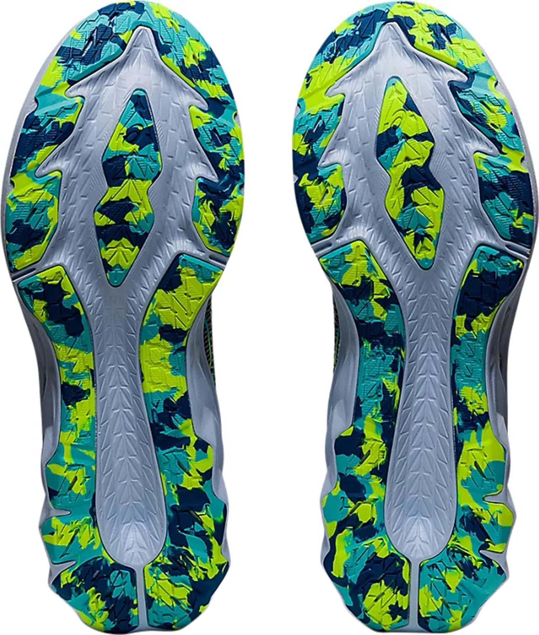 Product gallery image number 3 for product Novablast 2 LE Running Shoes - Men's