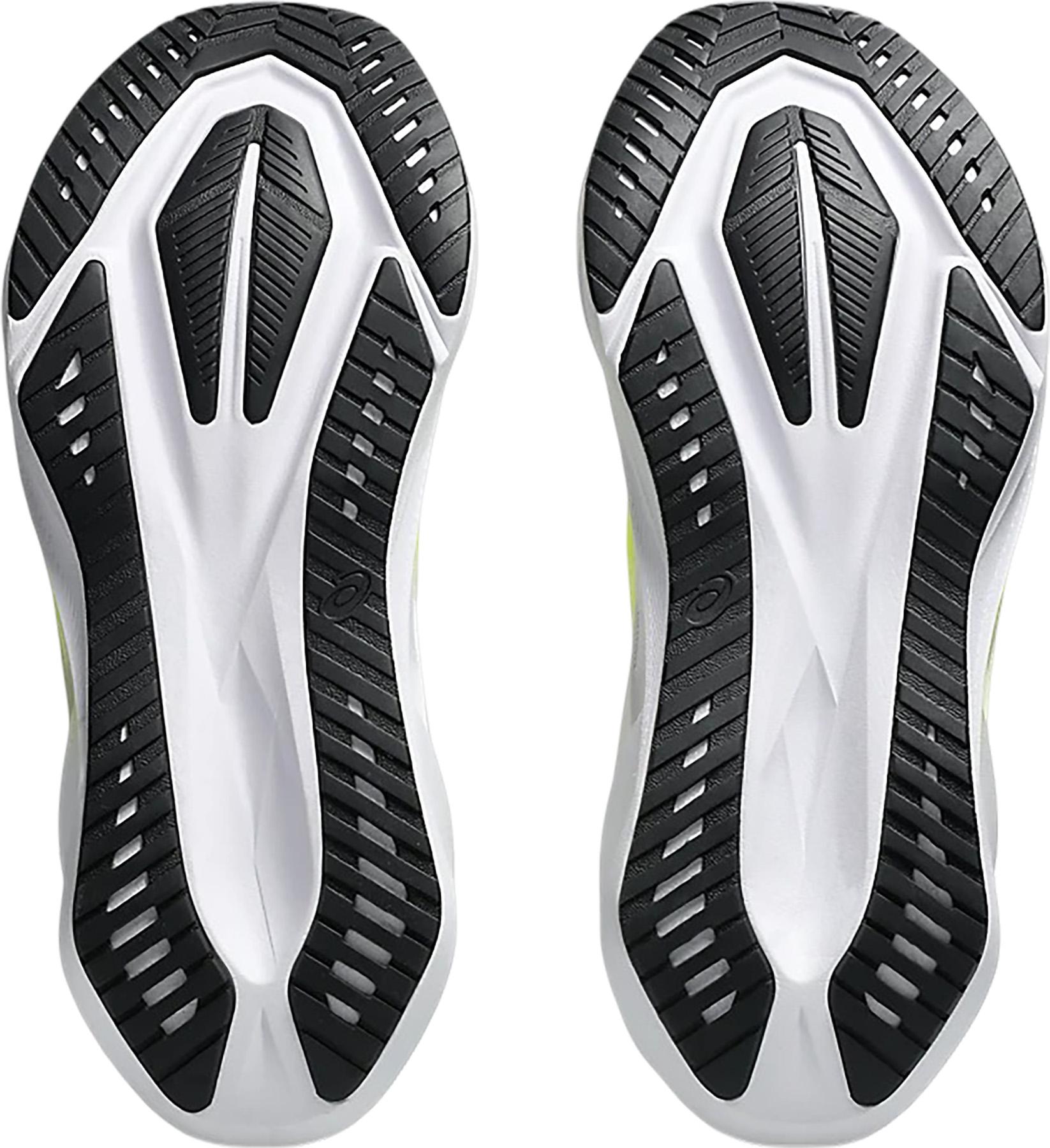 Product gallery image number 2 for product Novablast 5 Running Shoes - Men's