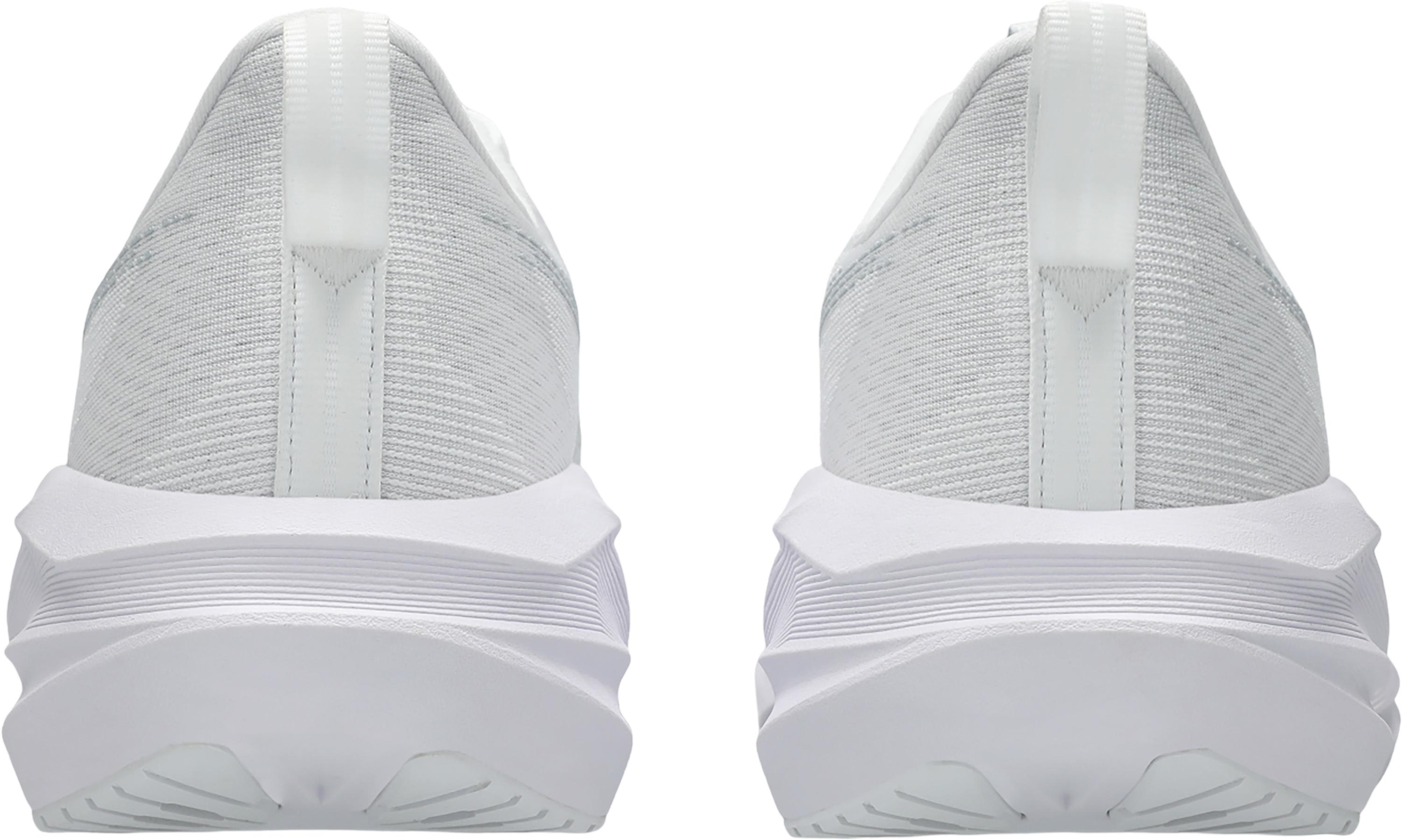 Product gallery image number 2 for product Novablast 5 Running Shoes - Women's