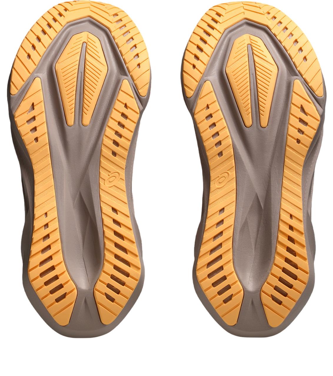 Product gallery image number 3 for product Novablast 5 Running Shoes [Wide] - Women's