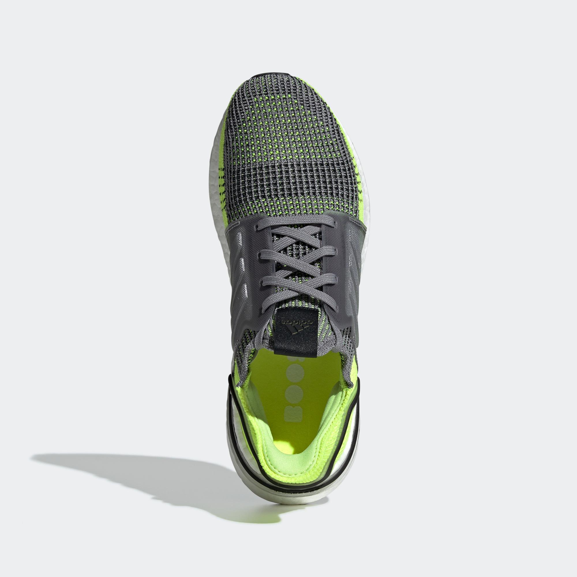 Numéro de l'image de la galerie de produits 2 pour le produit Souliers de course Ultraboost 19 - Homme