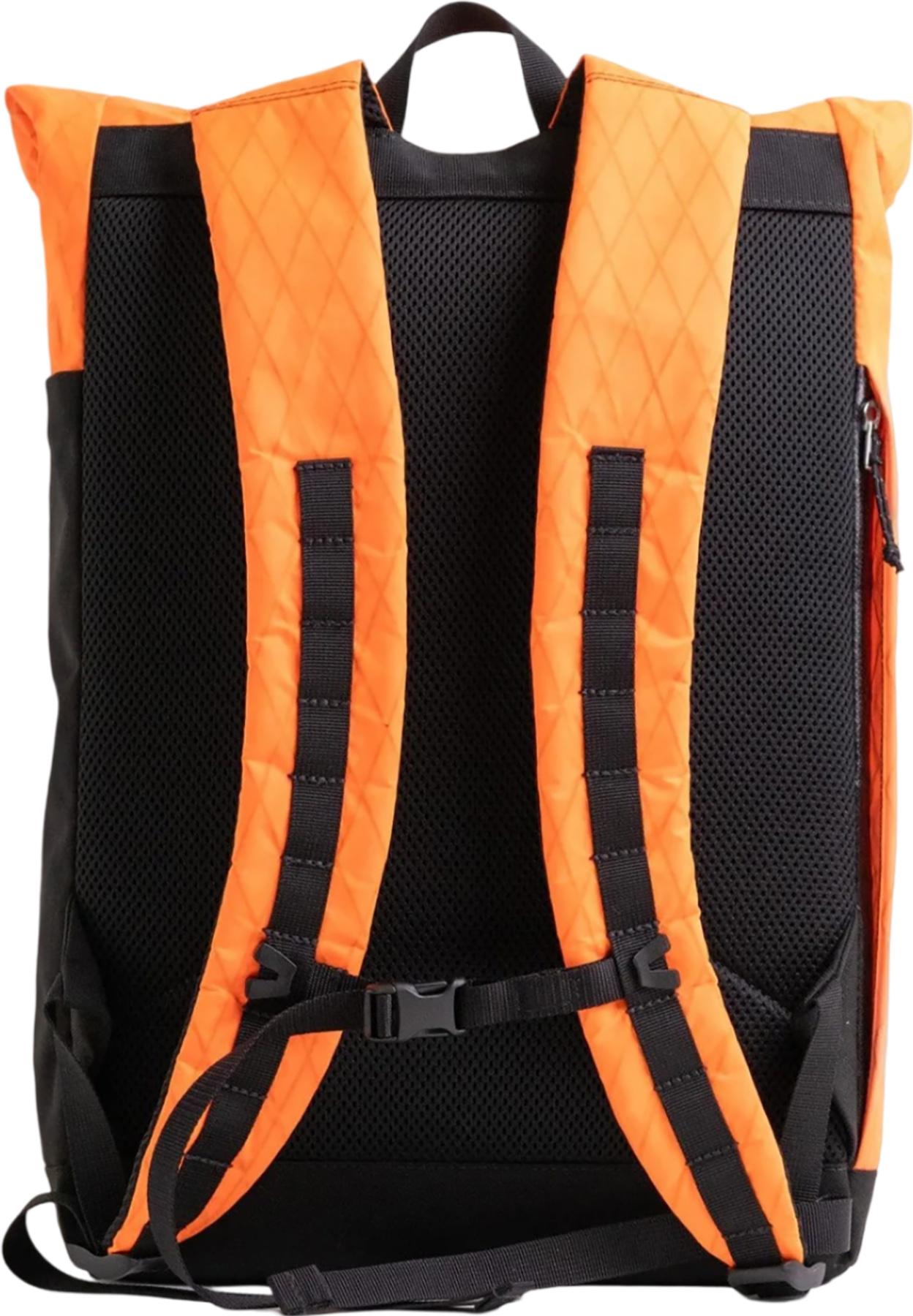 Numéro de l'image de la galerie de produits 2 pour le produit Sac à dos à fermeture enroulable Signature D 26L