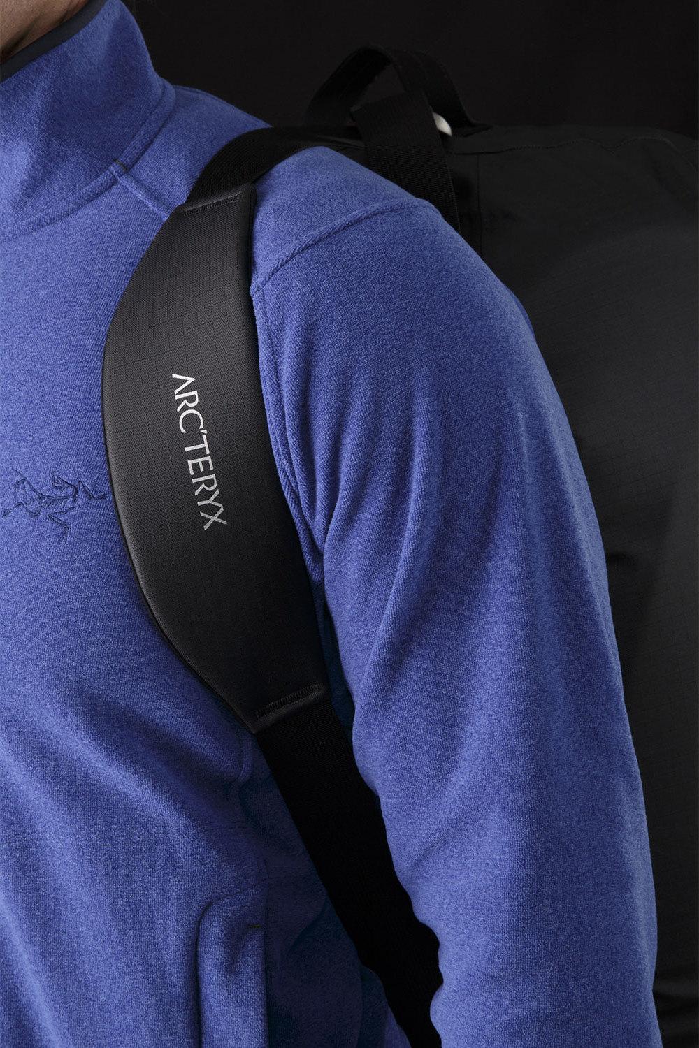 Product gallery image number 7 for product Carrier Duffel 100