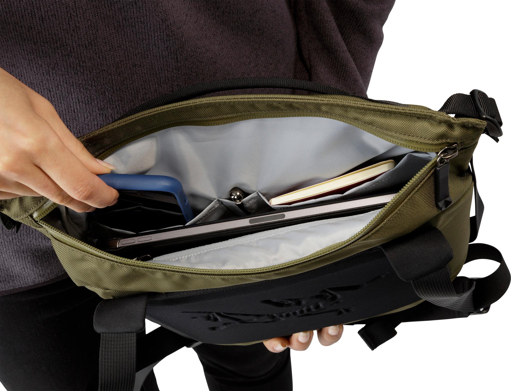 Product gallery image number 5 for product Arro 8 Shoulder Bag