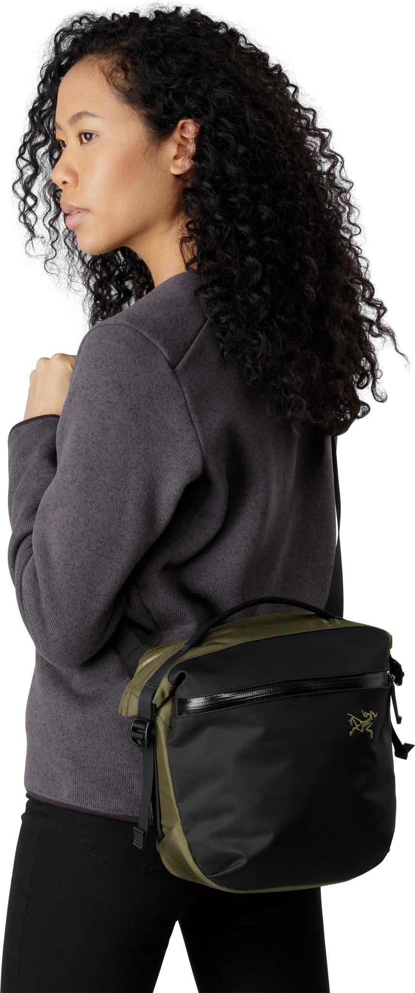 Product gallery image number 9 for product Arro 8 Shoulder Bag