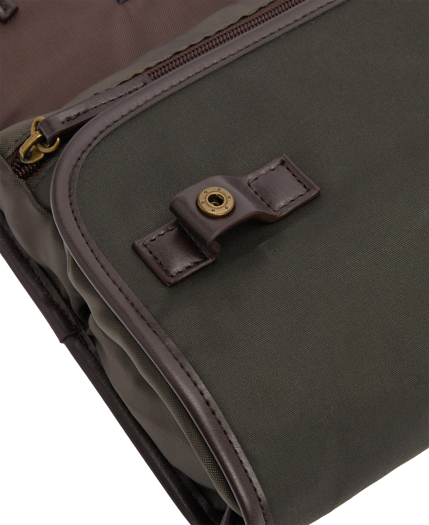 Product gallery image number 3 for product Waxed Hanging Washbag - Men's