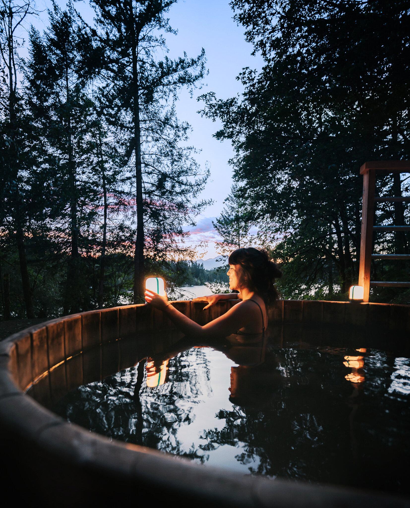 Product gallery image number 2 for product Alpenglow 500 Lantern