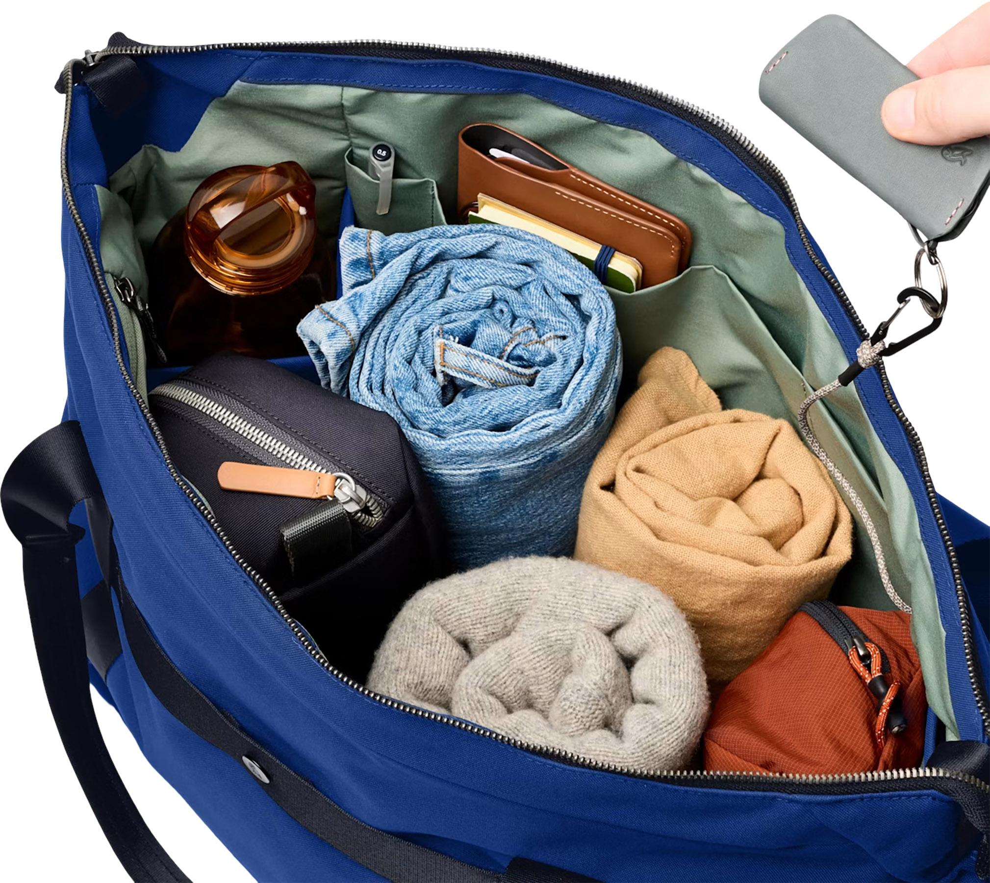 Product gallery image number 5 for product Classic Getaway Bag 28L