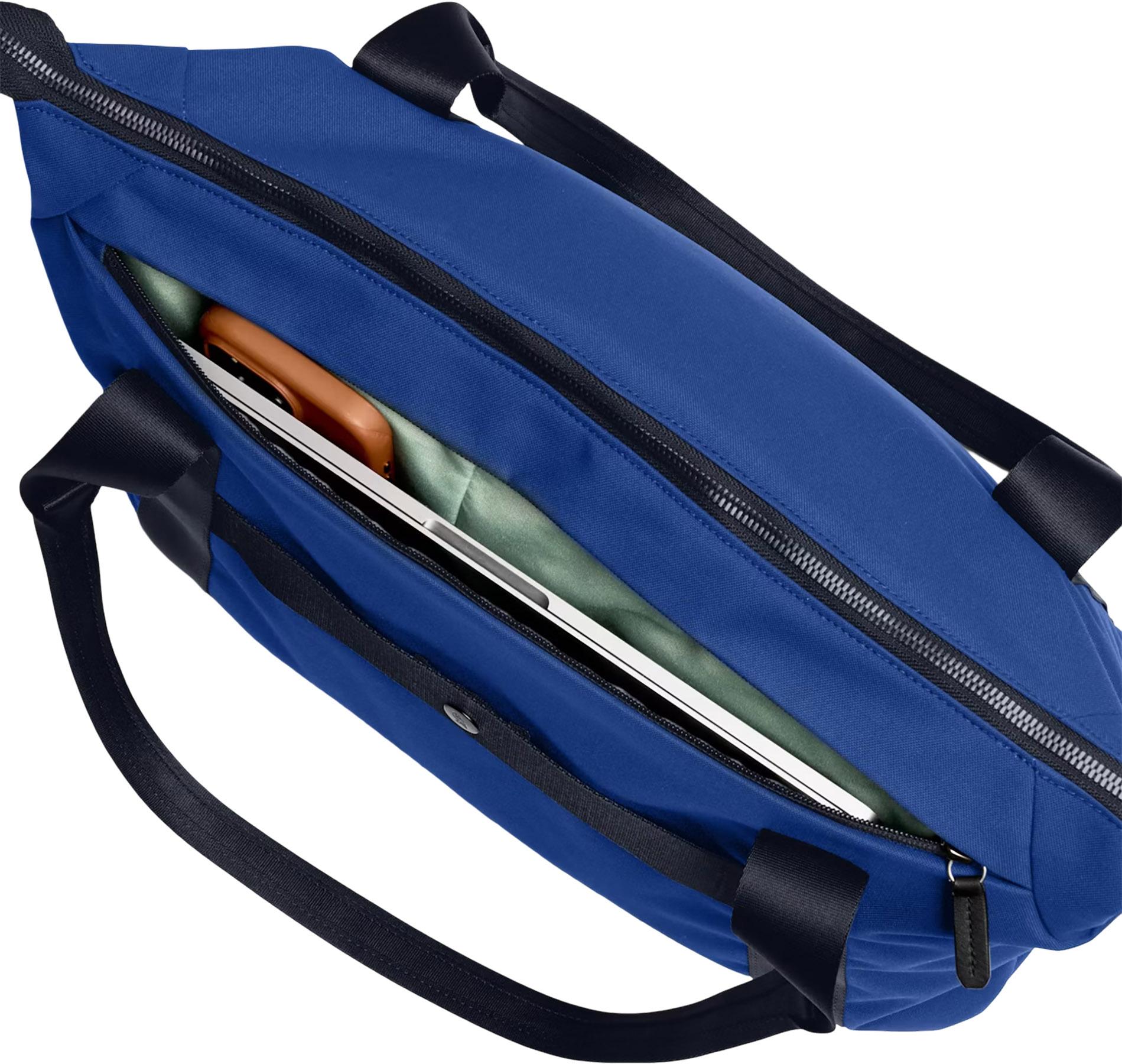 Product gallery image number 2 for product Classic Getaway Bag 28L