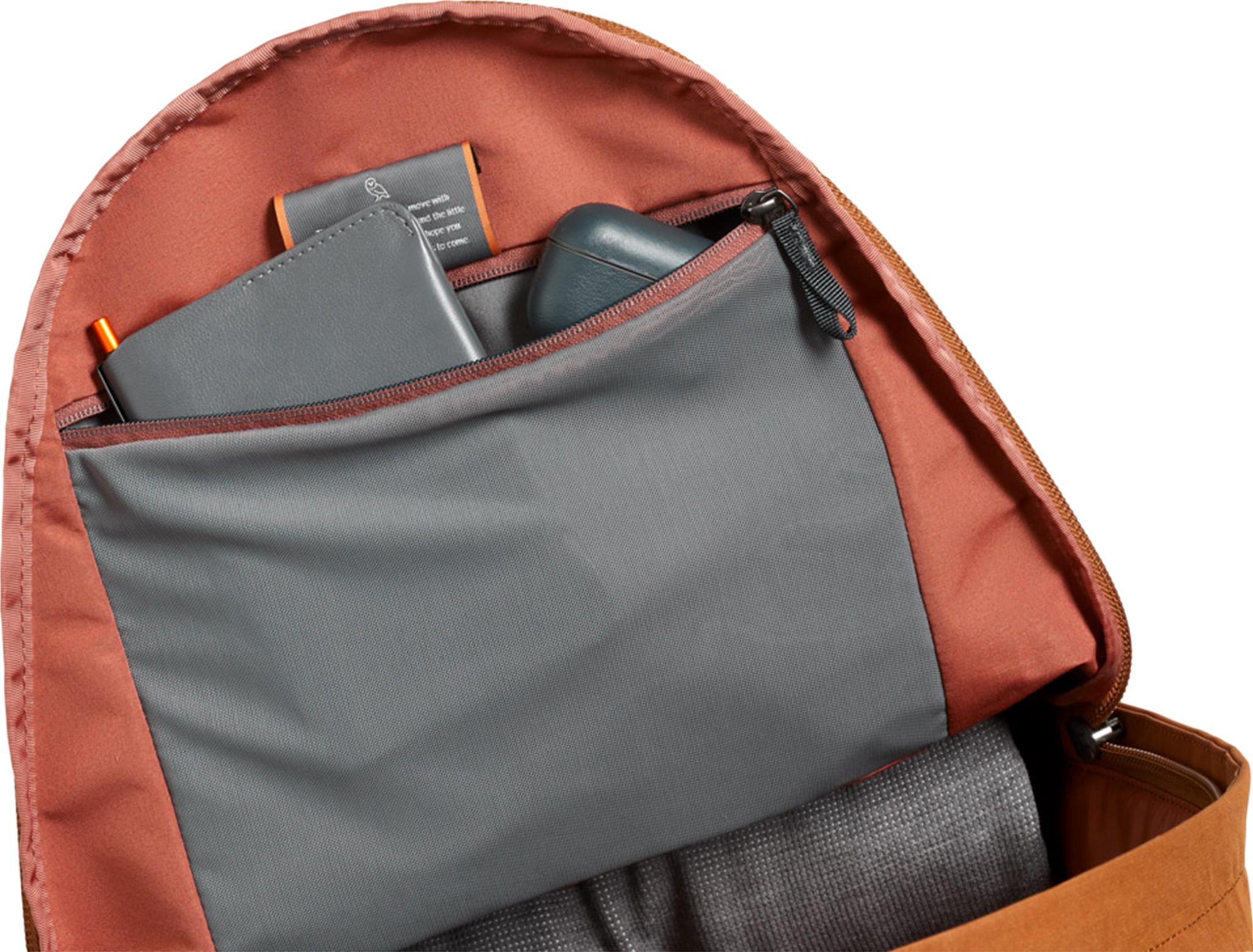 Product gallery image number 3 for product Classic Backpack Plus Second Edition 24L
