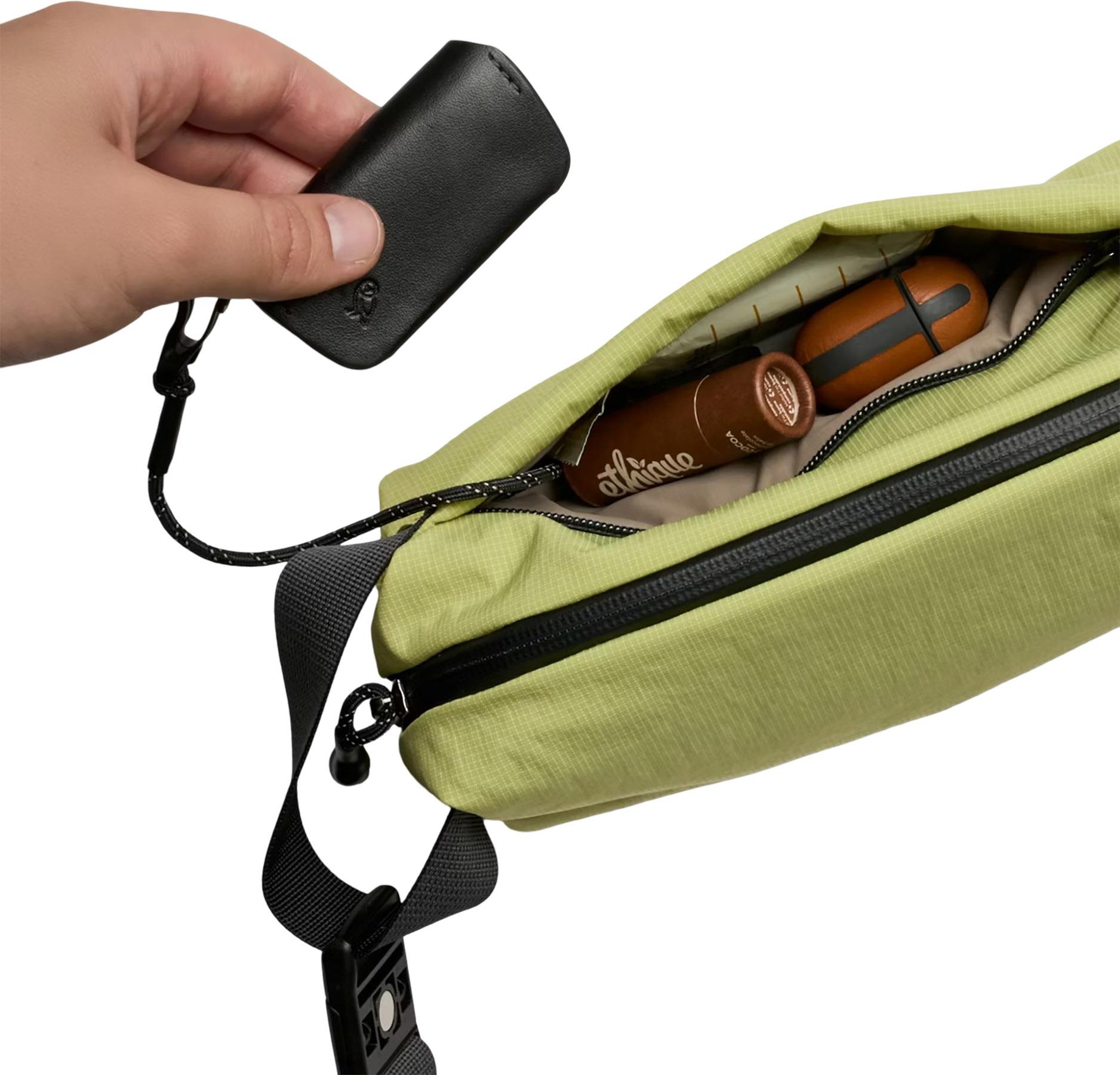 Numéro de l'image de la galerie de produits 2 pour le produit Sac à bandoulière Lite Sling Mini 4L