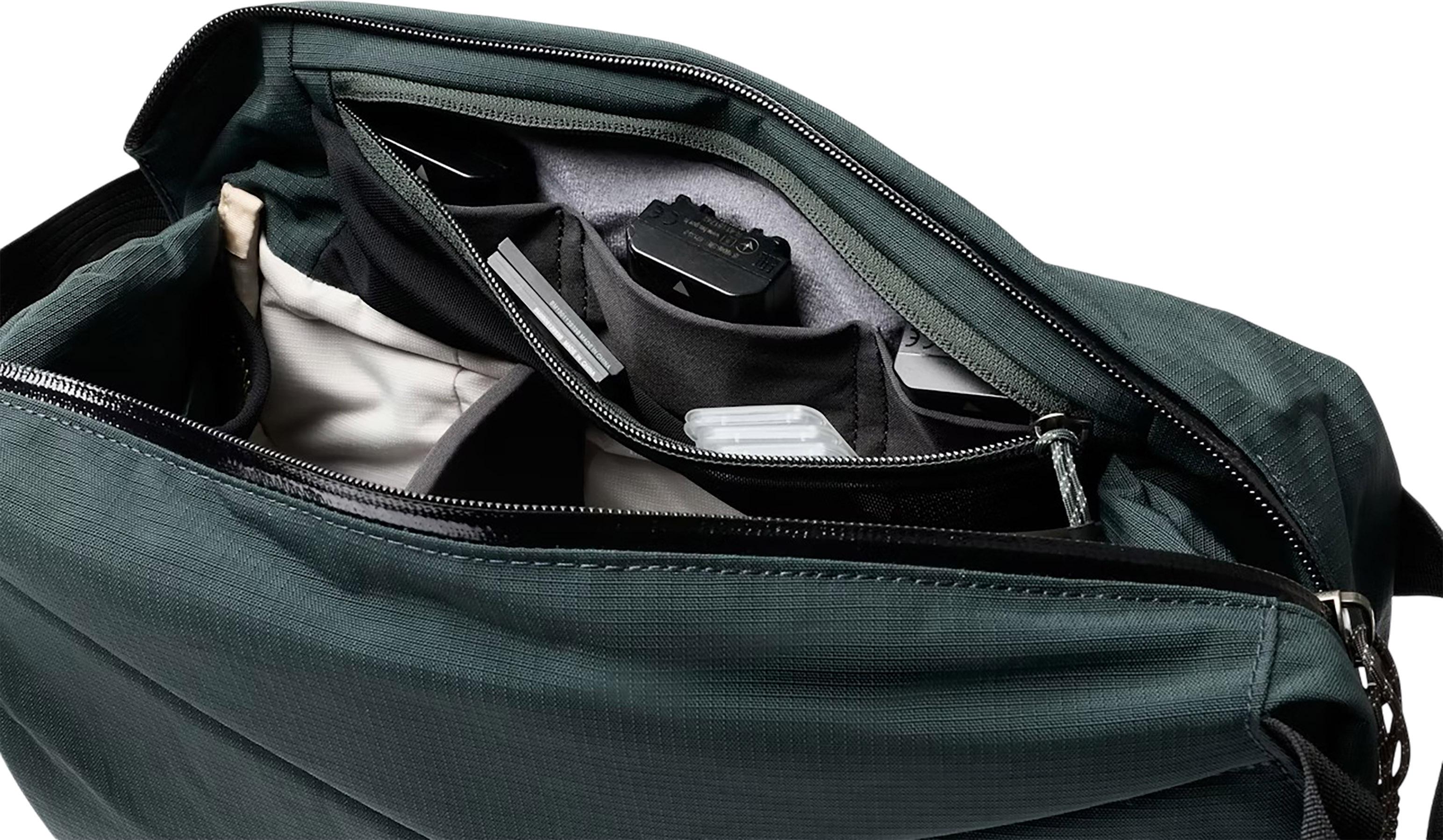 Numéro de l'image de la galerie de produits 6 pour le produit Sac à bandoulière Venture Camera Edition 10L