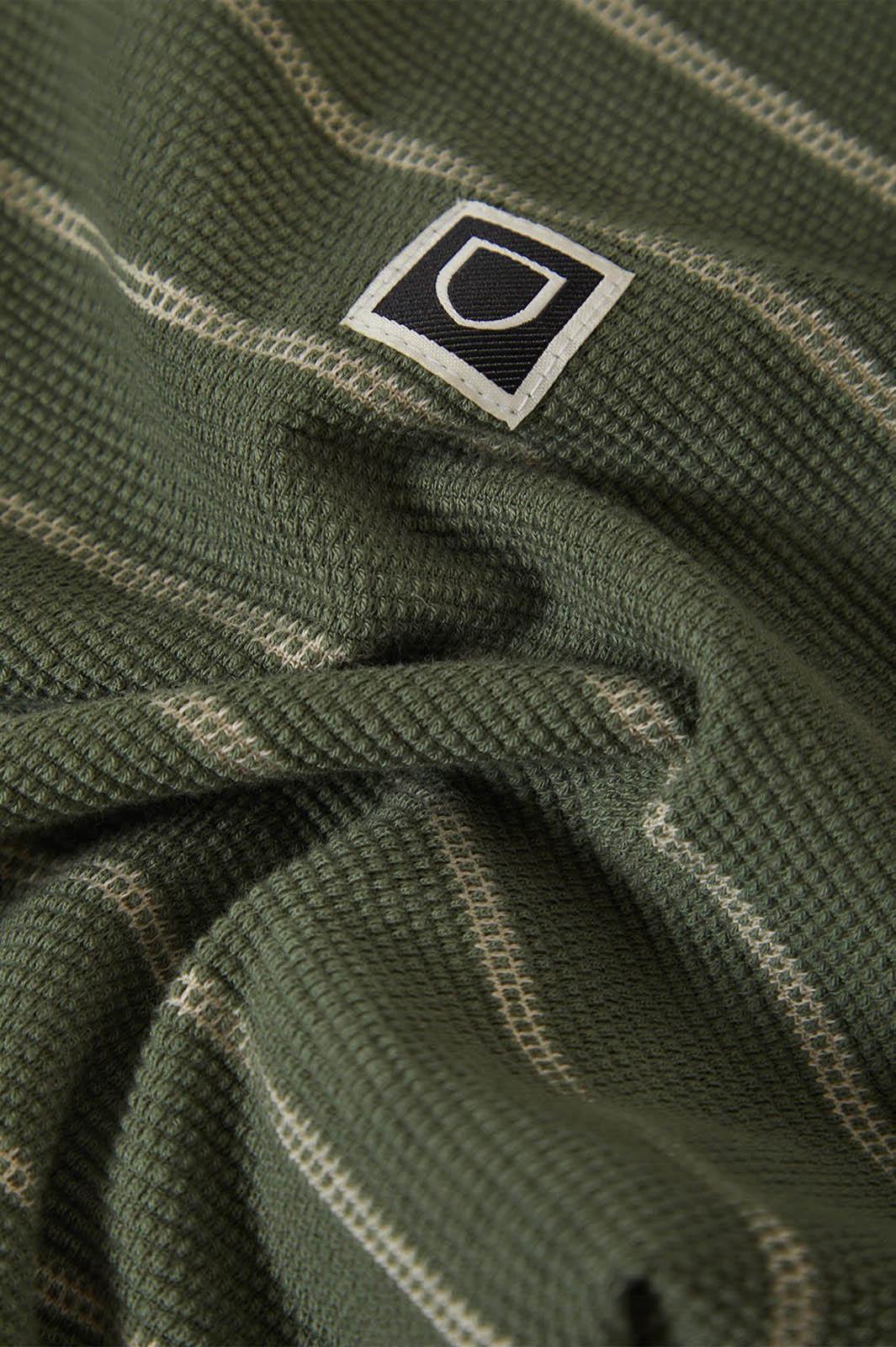Numéro de l'image de la galerie de produits 4 pour le produit T-shirt en tricot piqué à coupe carrée et à manches courtes Shield - Homme