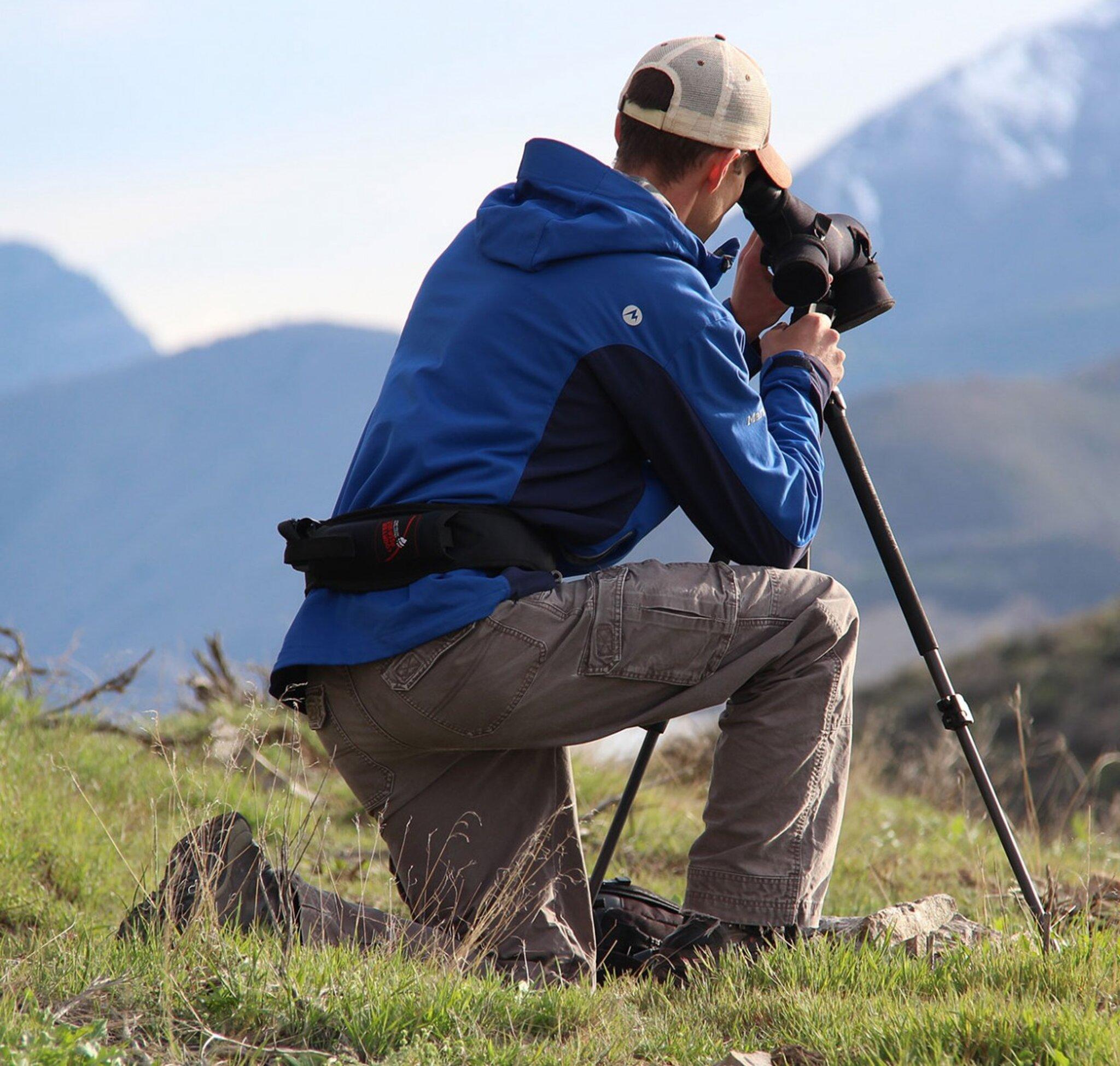 Product gallery image number 4 for product Bear Spray Trail Runner Holster - Large/Extra Large