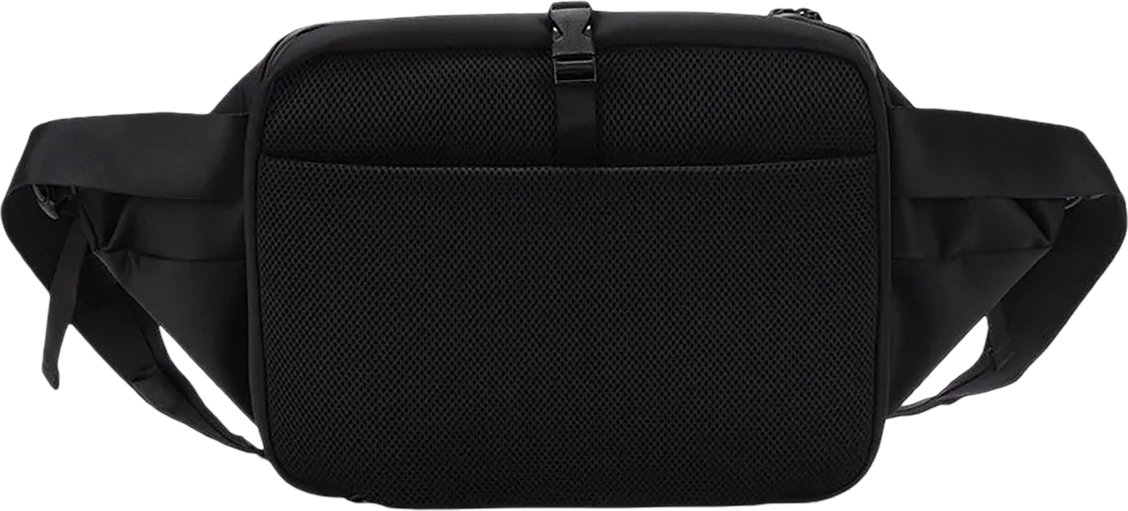 Product gallery image number 2 for product Isarau Crossbody Bag 14.5L - Large