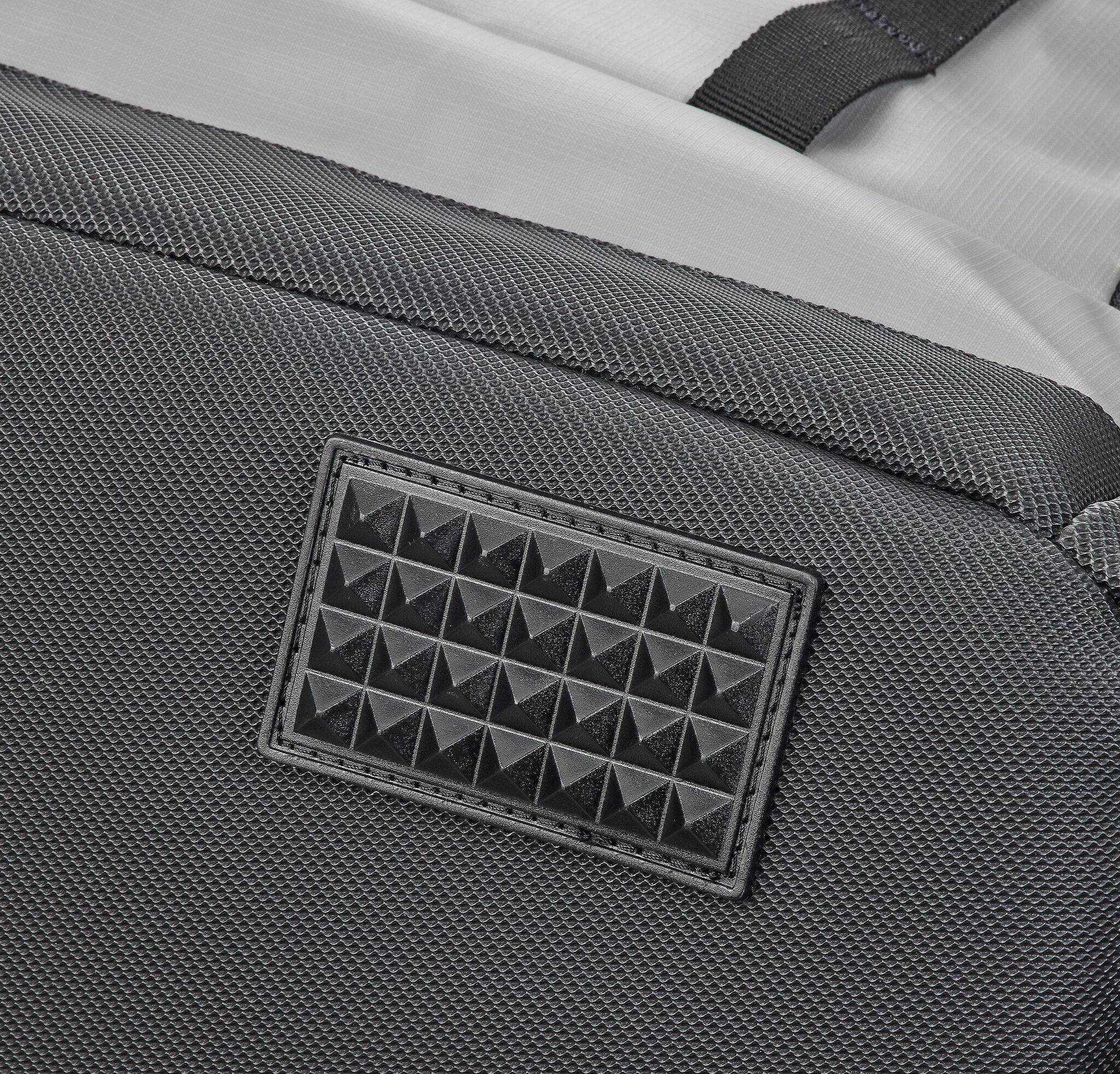 Product gallery image number 3 for product Ulua Fish Pack - 60L