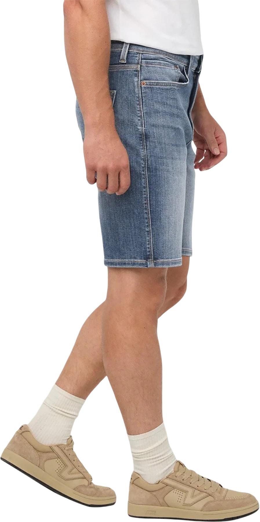 Product gallery image number 6 for product Short décontracté Performance Denim+ - Homme