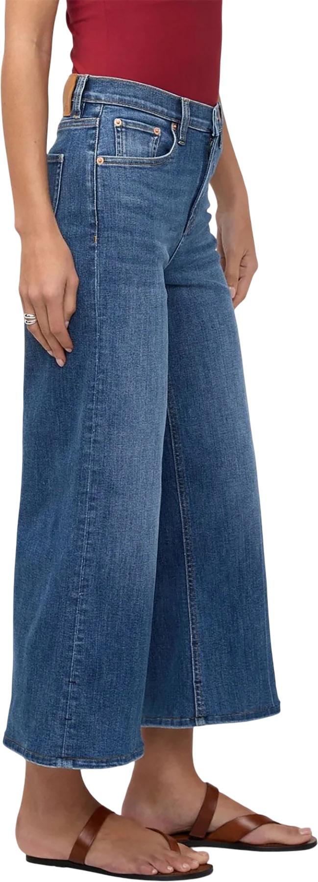 Product gallery image number 3 for product Jean écourté à jambe large taille haute Performance Denim+ - Femme