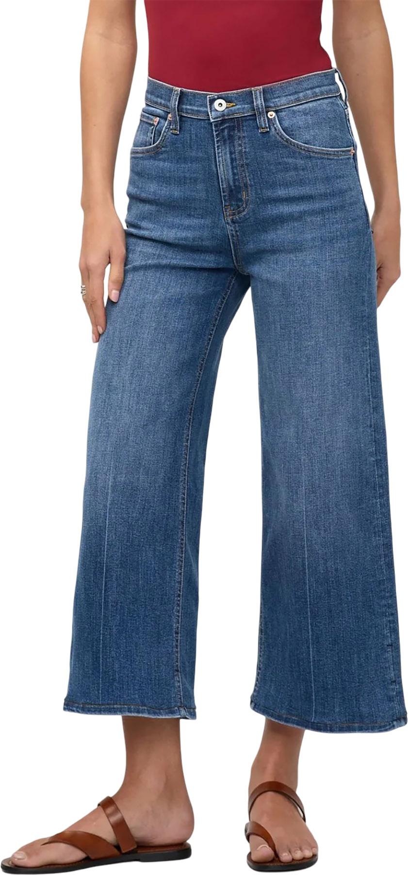 Product image for Jean écourté à jambe large taille haute Performance Denim+ - Femme