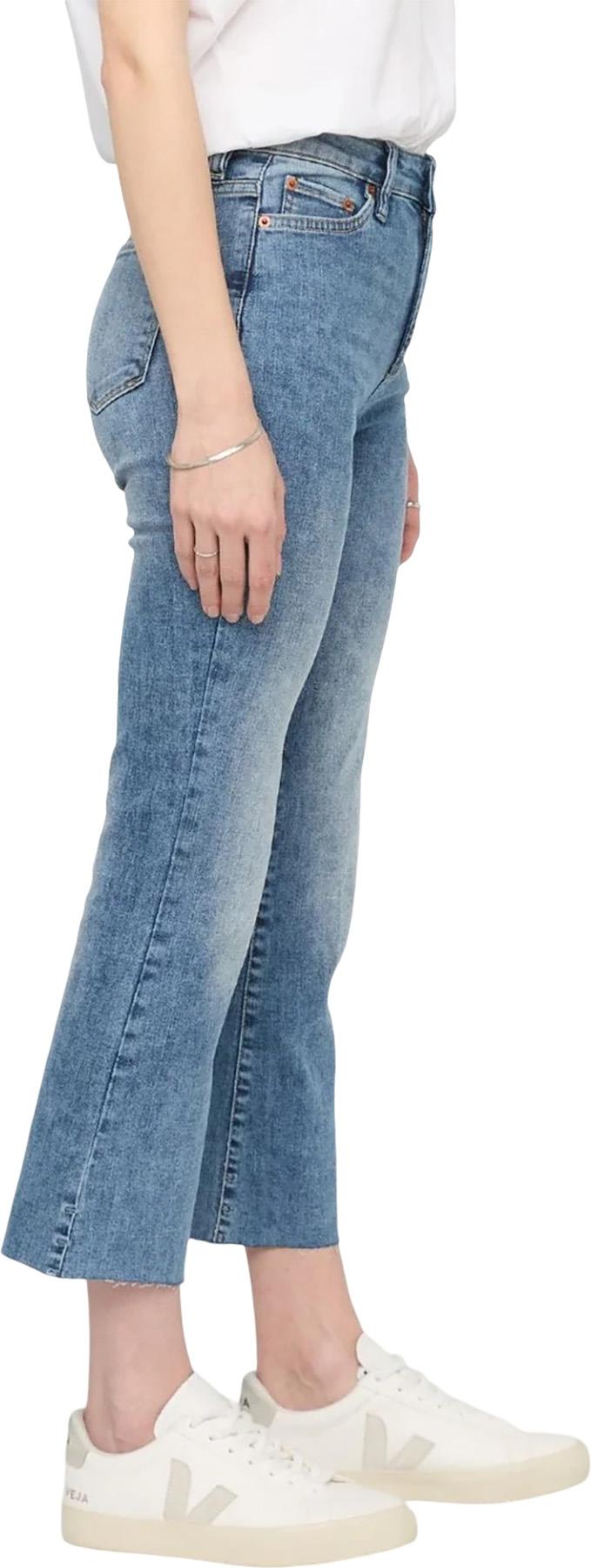 Numéro de l'image de la galerie de produits 7 pour le produit Jean évasé court à taille haute Performance Denim - Femme