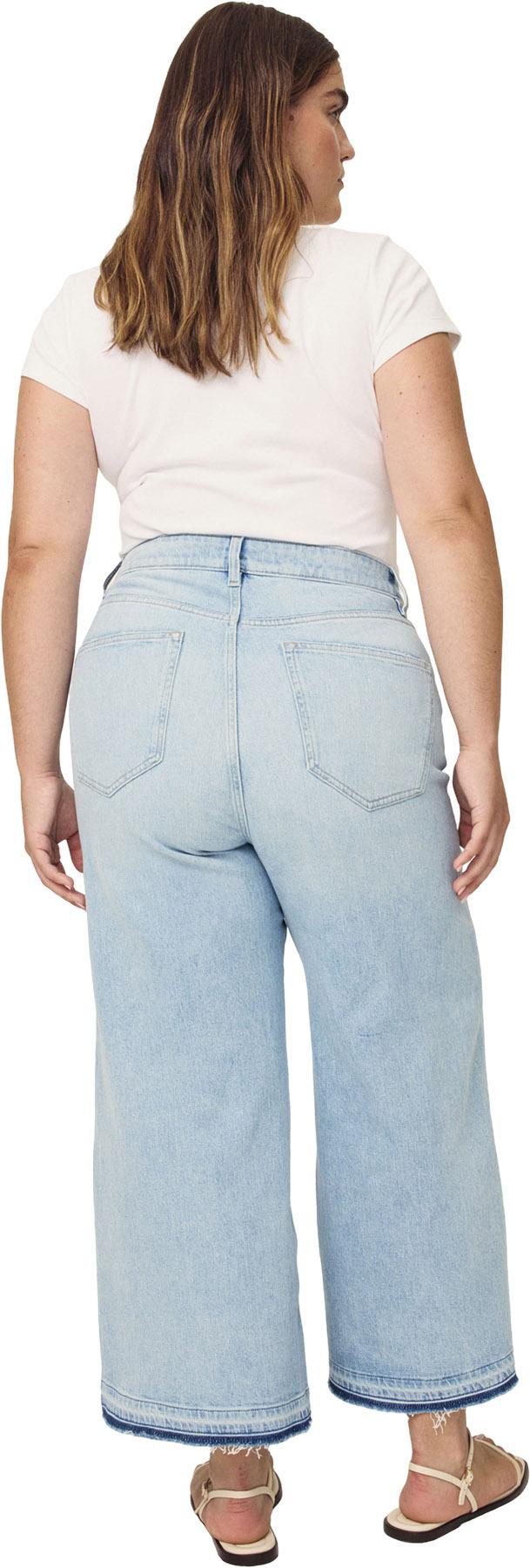Product gallery image number 2 for product Jean à jambe large écourtée ICN - Femme