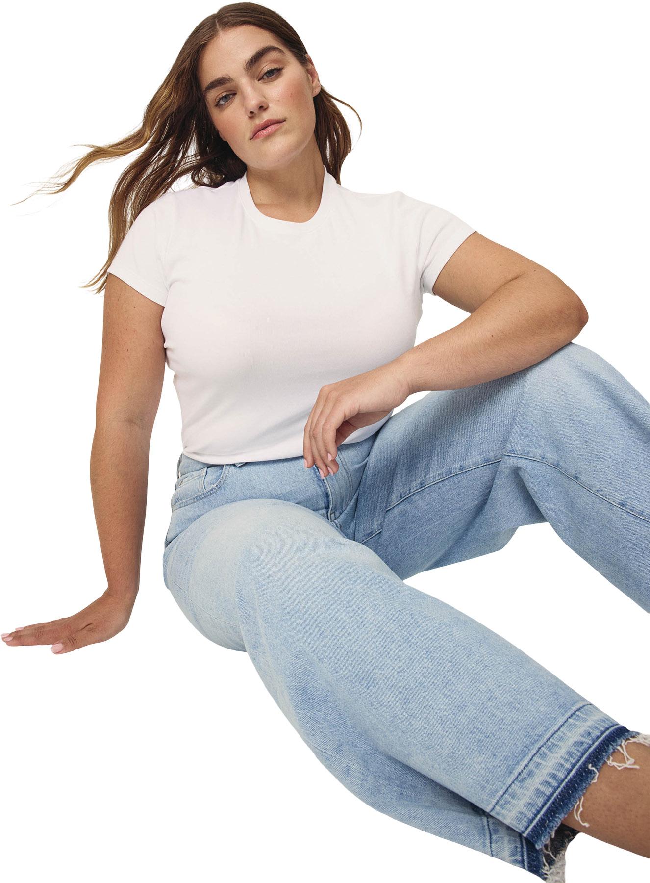 Product gallery image number 8 for product Jean à jambe large écourtée ICN - Femme