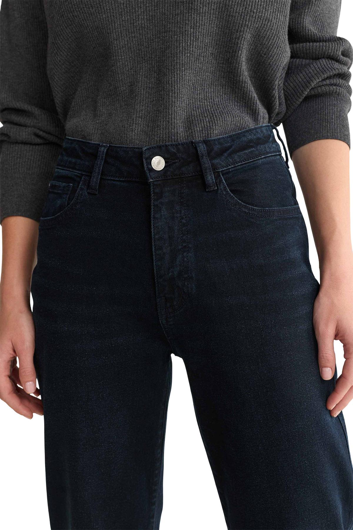 Product gallery image number 3 for product SAT 90's Straight Jeans - Women's