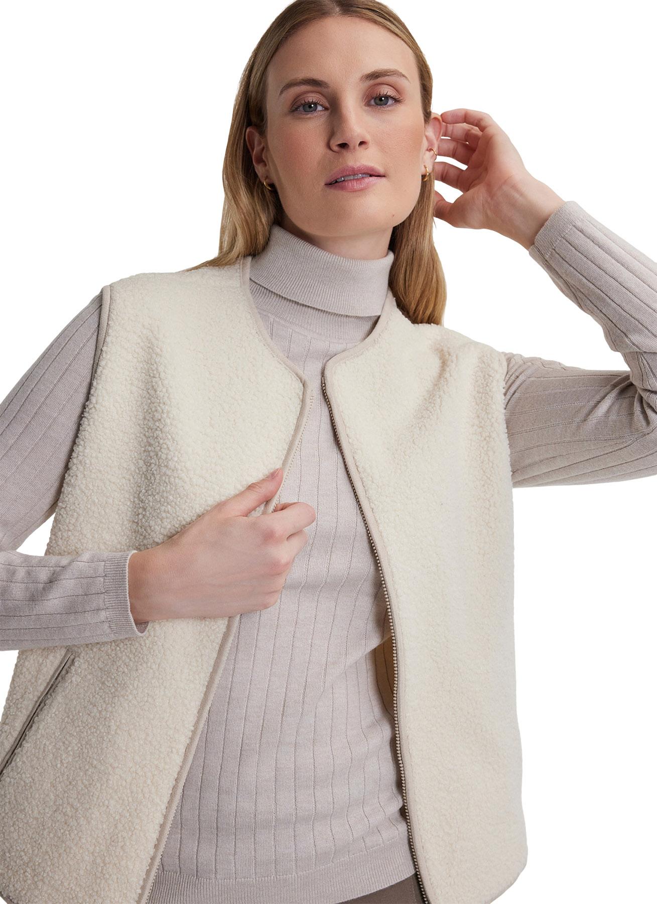 Product gallery image number 4 for product Iclyn Sleevless Vest - Women's