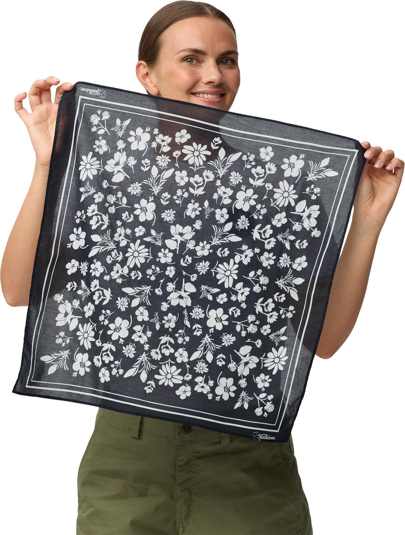 Product gallery image number 2 for product Fjällblomster Bandana - Unisex
