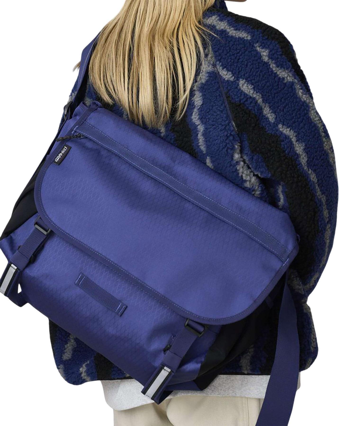 Product gallery image number 6 for product Messenger Bag 25L