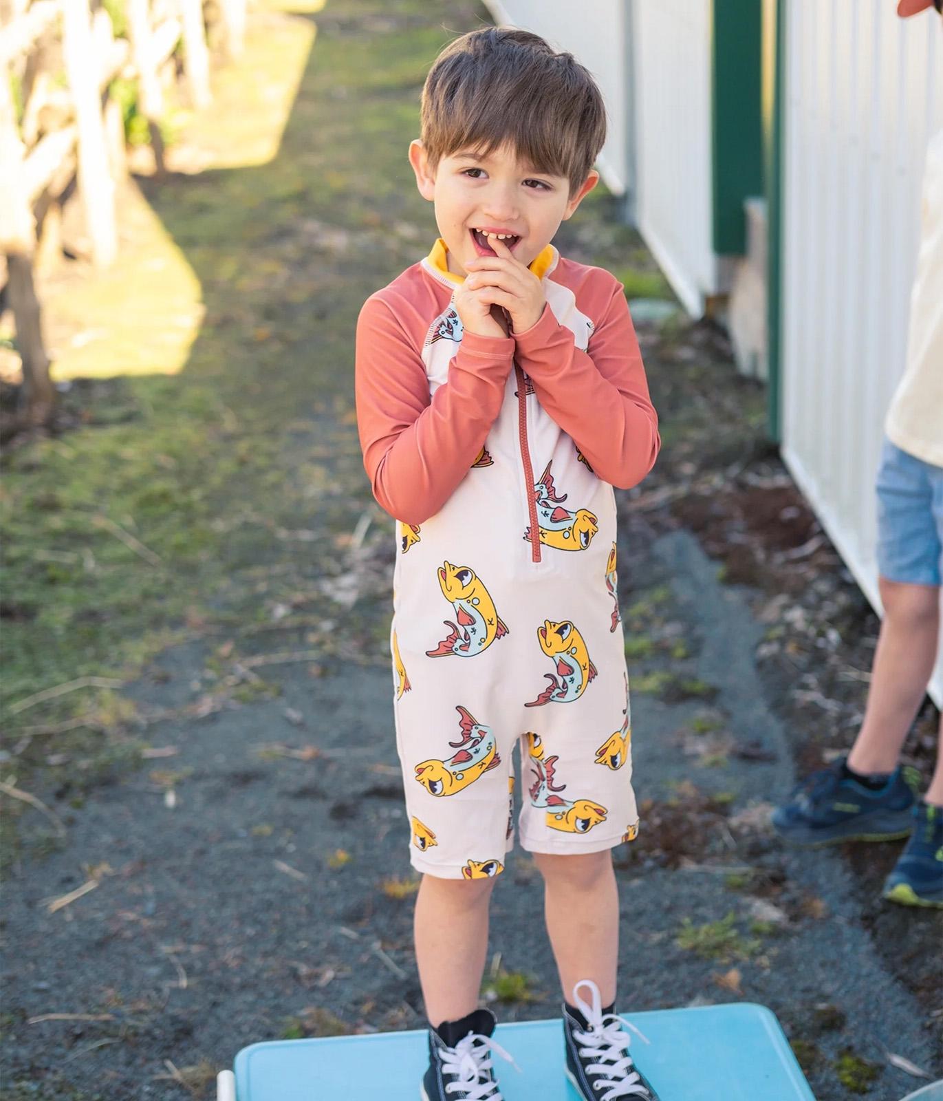 Numéro de l'image de la galerie de produits 2 pour le produit Maillot de bain à manches longues Gone Fishing - Tout-petit