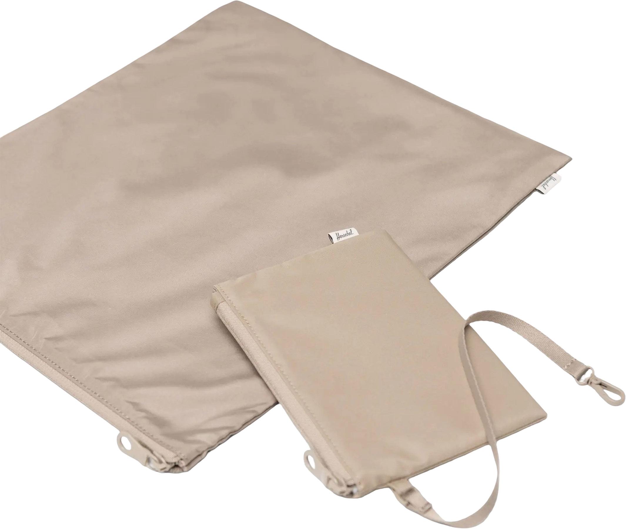 Product gallery image number 4 for product Maia Weekender Bag 40L