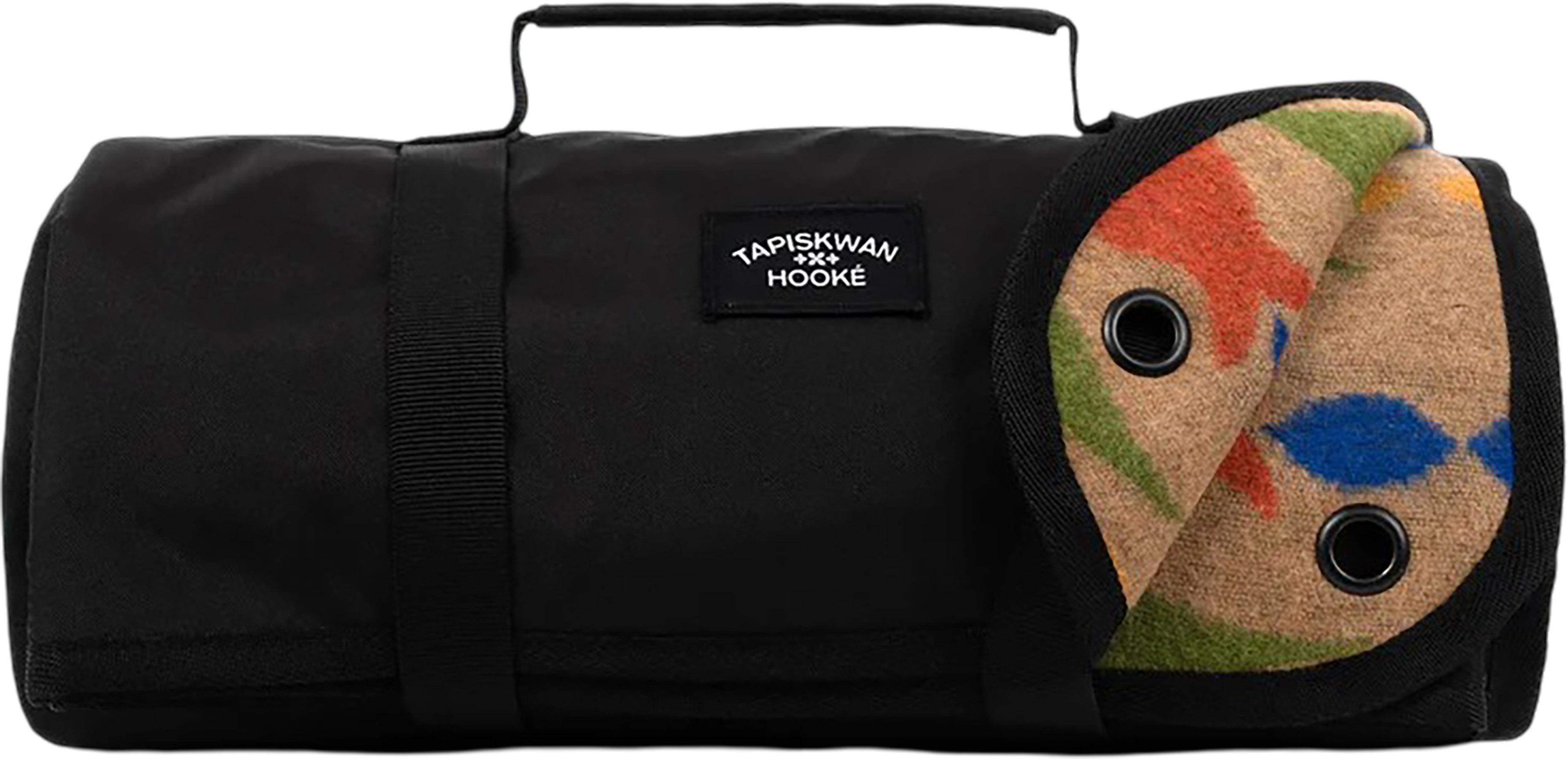 Product gallery image number 2 for product Tapiskwan Waterproof Outdoor Blanket