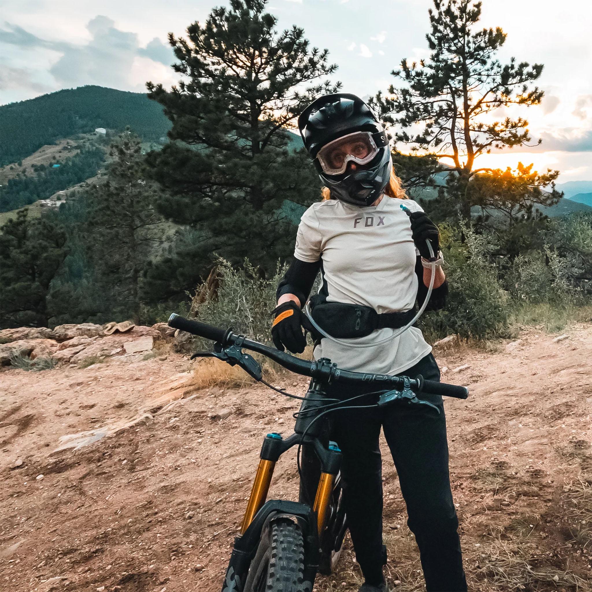 Product gallery image number 3 for product Réservoir d'hydratation Contour Lumbar 1,5L