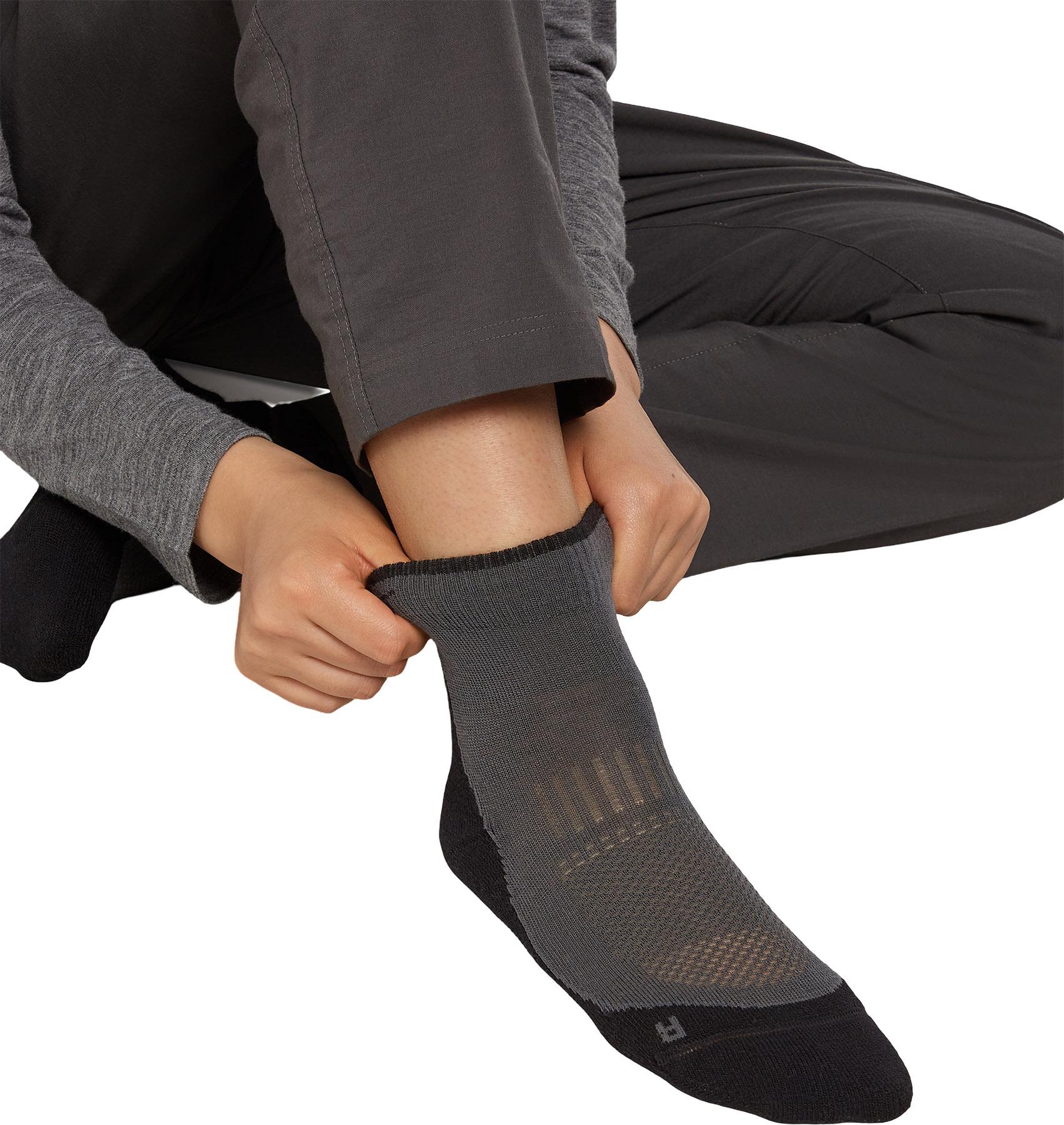 Numéro de l'image de la galerie de produits 2 pour le produit Chaussettes basses légères en mérinos Hike+ - Femme