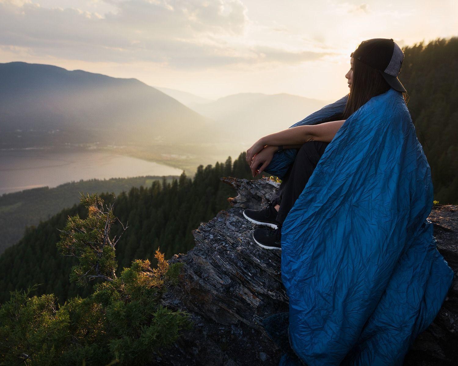 Product gallery image number 4 for product Versa Luxe Camping Blanket