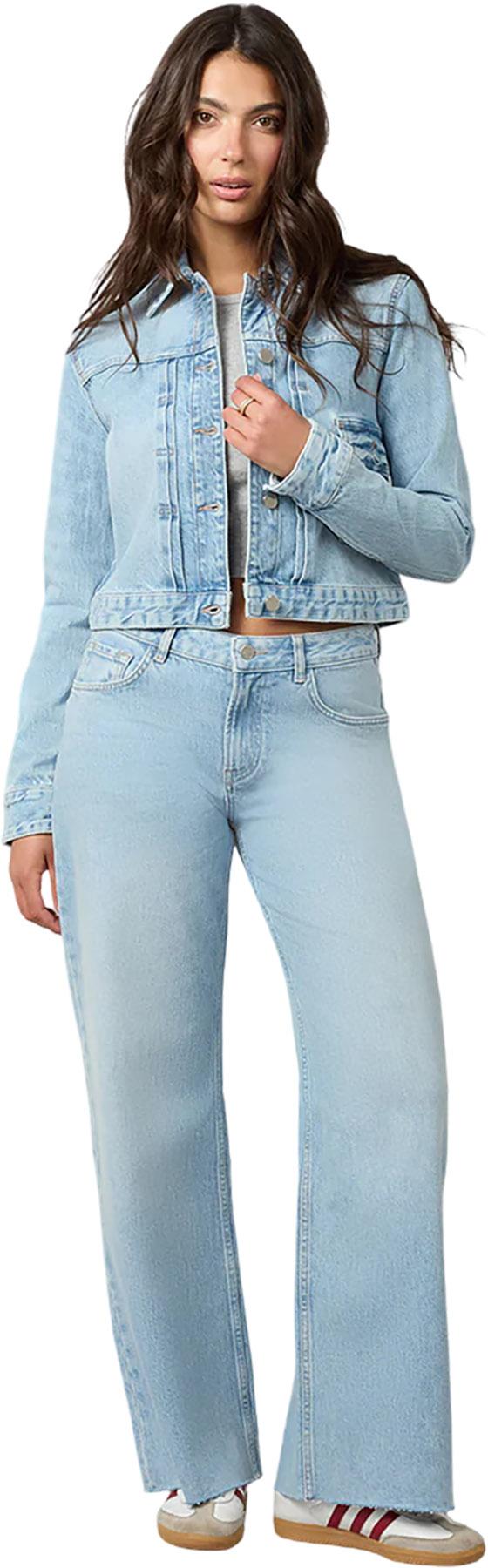Product gallery image number 3 for product Veste en denim classique Sabrina - Femme