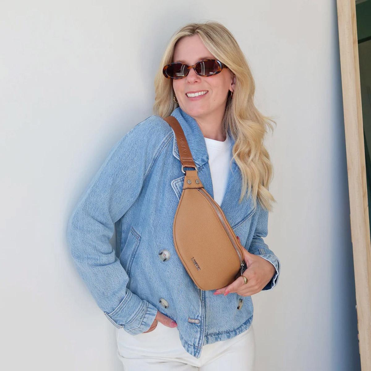 Product gallery image number 8 for product Sac banane Sarah - Femme