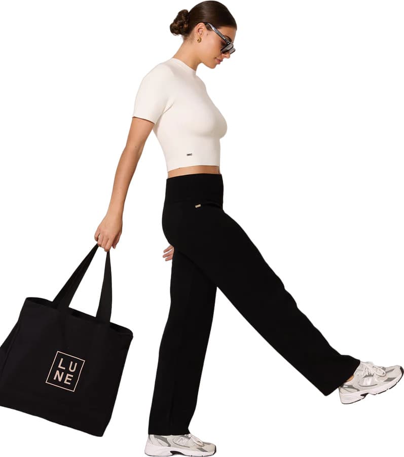 Numéro de l'image de la galerie de produits 2 pour le produit T-shirt en tricot Olly - Femme