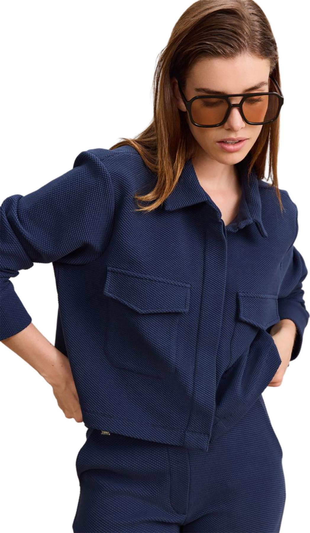 Numéro de l'image de la galerie de produits 2 pour le produit Chemisier court classique Moon - Femme