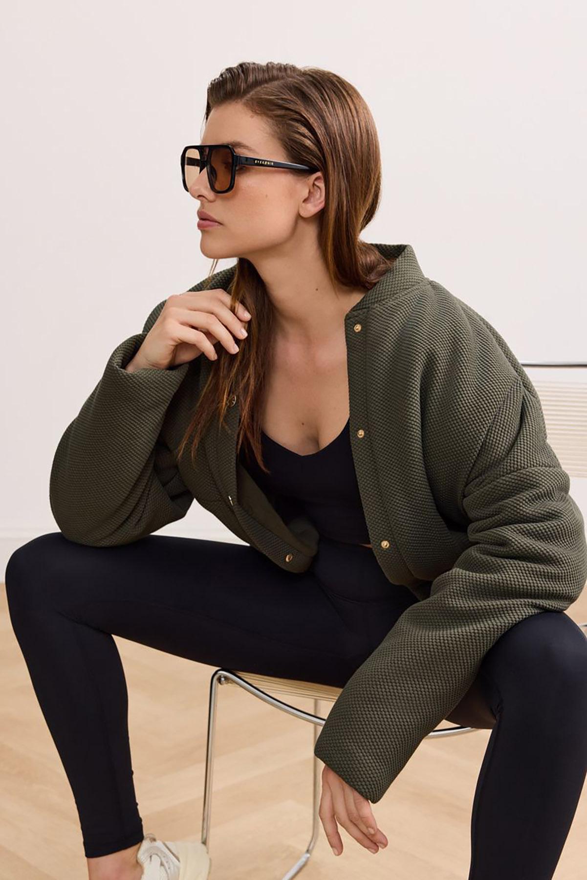 Numéro de l'image de la galerie de produits 3 pour le produit Blouson aviateur matelassé surdimensionné Moon Classic - Femme